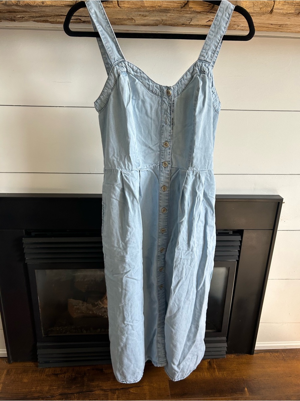 Sleeveless Light Blue Button-Front Midi Dress